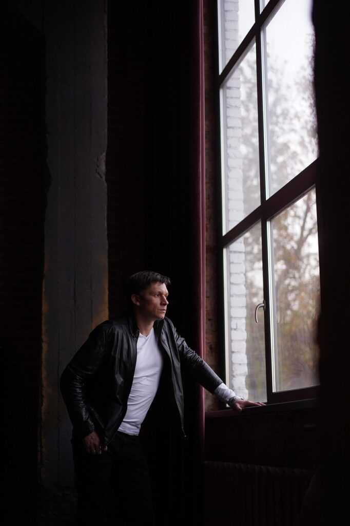 チワワが窓の外に吠える理由とは？